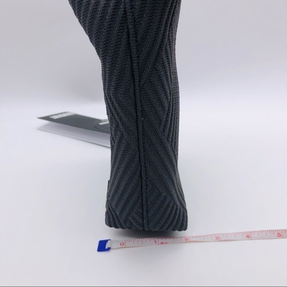 GODASHDOT - UNISEX GRAY MAKEUP BAG NWT - Picture 7 of 8